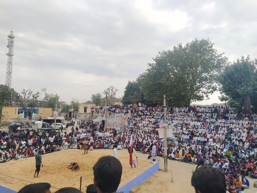 Dangal huge crowd