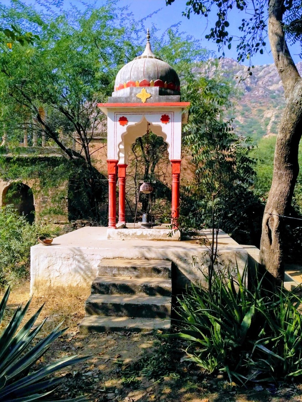 Heritage chhatri near old haveli